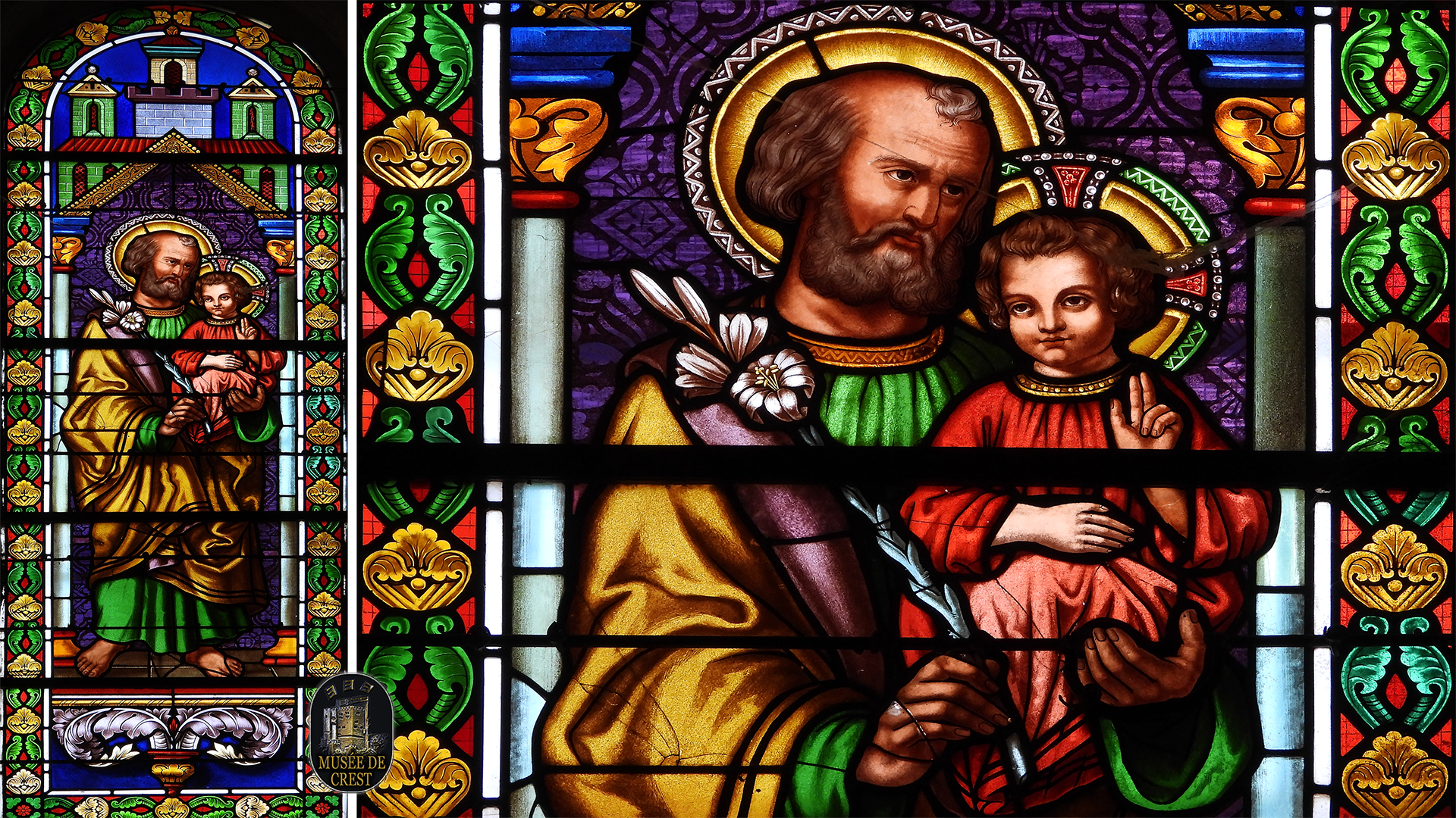 Eglise_Saint_Geraud_Saillans_vitrail_Saint_Joseph_avec_fleur_de_Lys_et_enfant_Jesus_en_benediction_original_8K_UHD_HD_MDC_DSCN5440.png