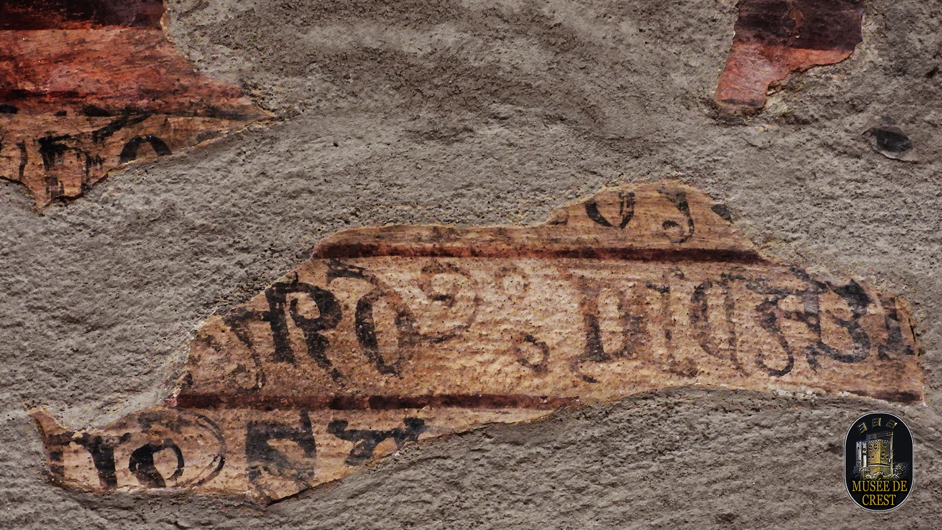 Eglise_St_Pierre_aux_Liens_Chabrillan_decors_lateral_nef_fragments_inscription_phylactere_UHD_HD_MDC_DSCN6359.jpg