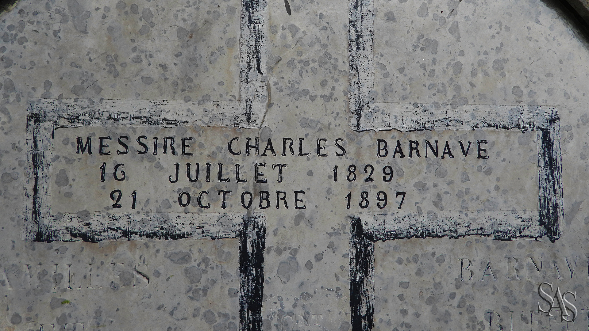 Inscription_Messire_tombe_Abbe_Charles_Barnave_1829_1897_cimetiere_de_Saillans_HD_UHD_DSCN2952.jpg
