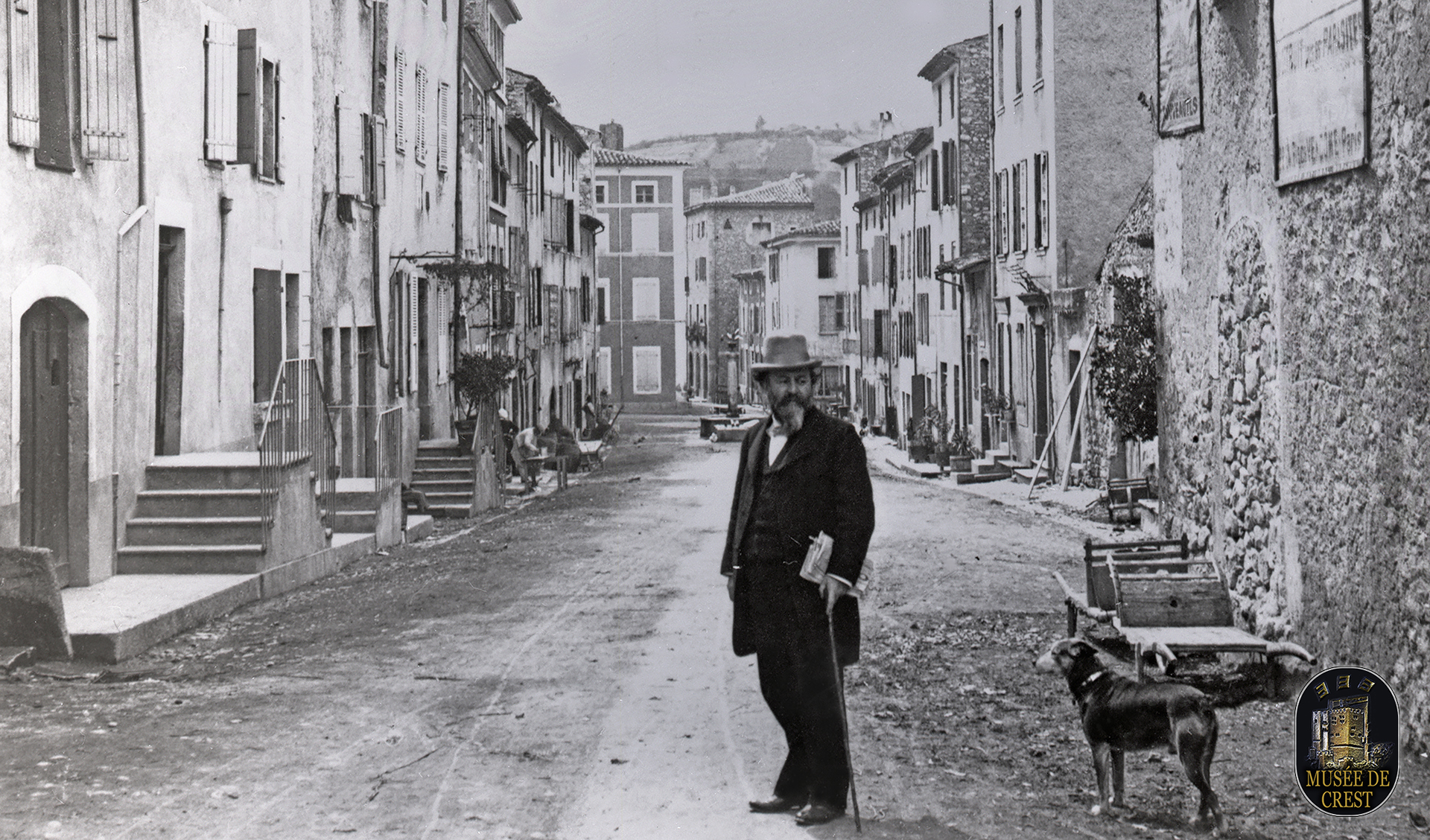 Maurice_Faure_devant_la_Mairie_rue_Raoul_Lambert_Saillans_UHD_HD.jpg