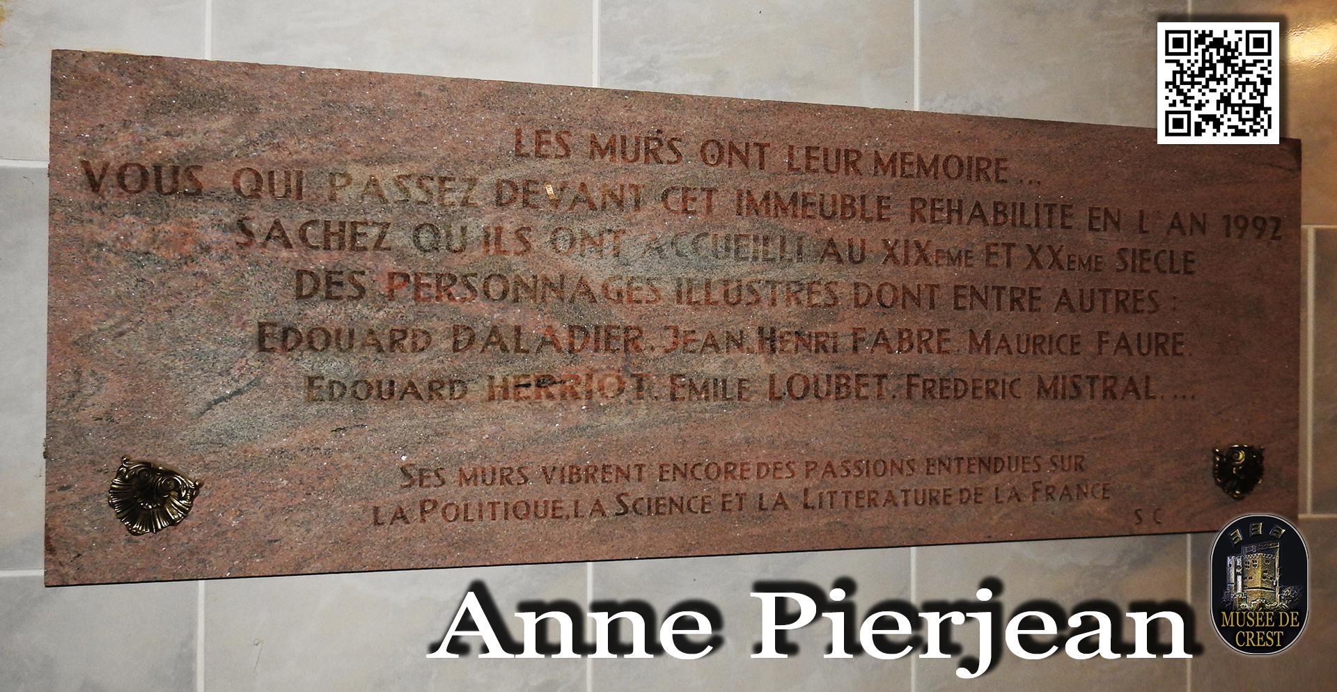 Plaque_Anne_Pierjean_immeuble_Grangeon_15_rue_Sadi_Carnot_26400_CREST_UHD_HD_MDC_QrC_DSCN1620.jpg
