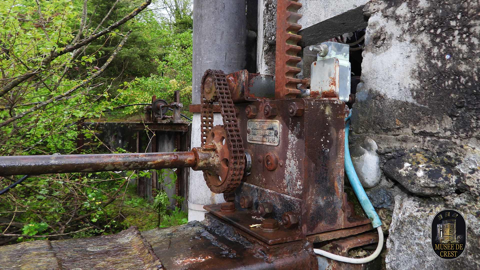 Prise_Drome_vanne_canal_Tavan_Flachard_puis_Paul_Achard_micro_centrale_hydroelectrique_Aouste_le_16_04_2025_UHD_HD_MDC_DSCN0769.jpg