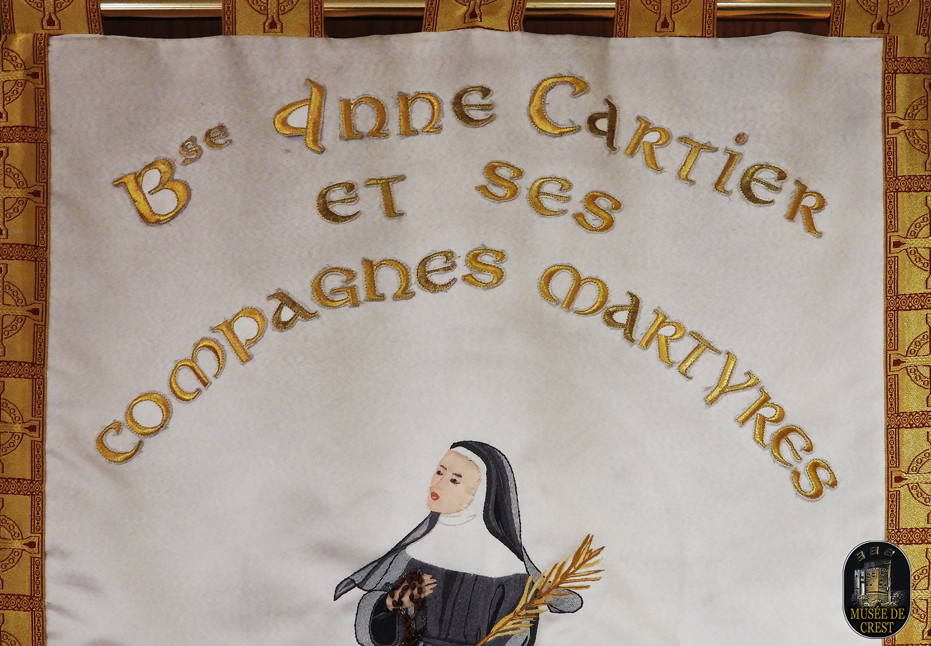 Soeur_Anne_Cartier_Martyre_de_la_Revoltion_banniere_brodee_a_la_main_par_Catherine_Godemel_an_2000_HD_HD_MDC_DSCN9580.jpg