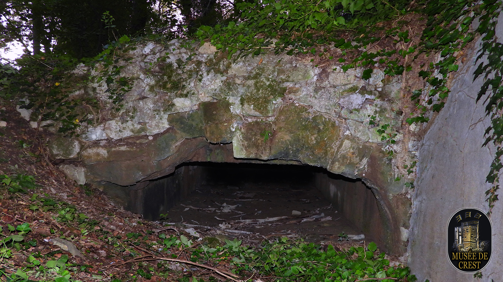 Soubeyran_aqueduc_canal_passe_sous_le_ruisseau_de_la_Gardette_UHD_HD_MDC_DSCN4412.jpg